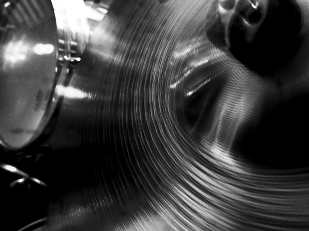 Abstraktes Schlagzeugbecken. 