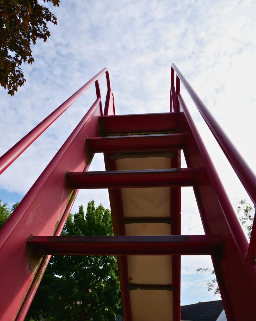 Spielplatz in Obbornhofen mit besonderer Perspektive
