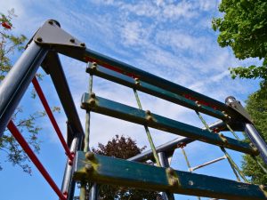 Spielplatz in Obbornhofen mit besonderer Perspektive